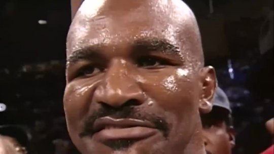 Mike Tyson (USA) vs Evander Holyfield 