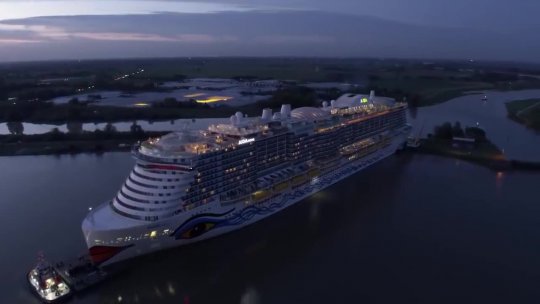 BIGGEST Cruise Ship in the World  Monster