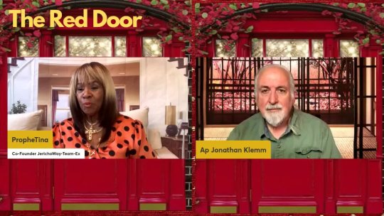 25 THE RED DOOR